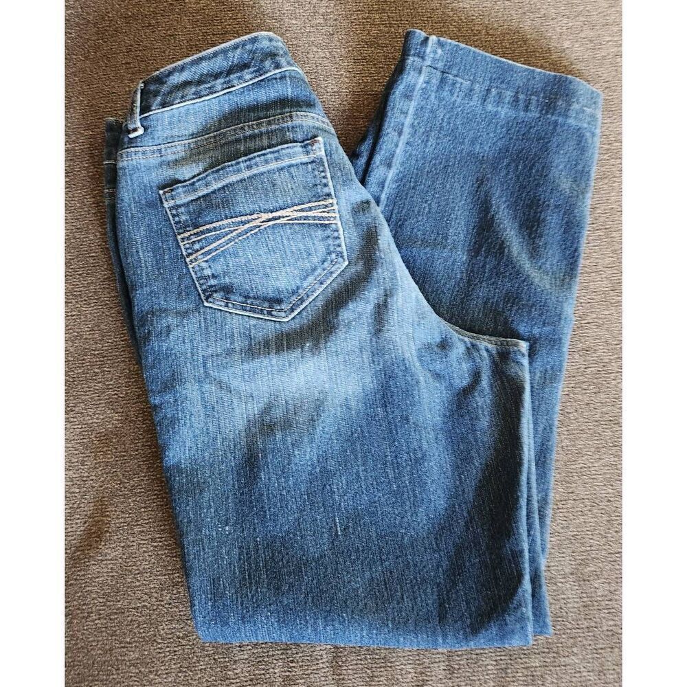 9  Reletivity straight leg denim jeans Reg Sz 10 Light wash embroidered pockets